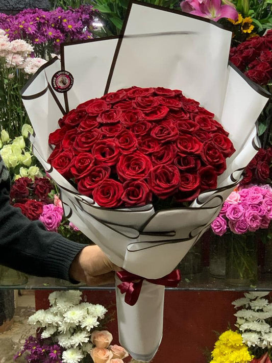 Букет из 101 красной эквадорской розы